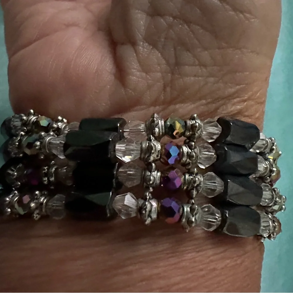 14 1/2” magnetic crystal jewelry-double row. Wear as bracelet/choker. - Picture 2 of 2